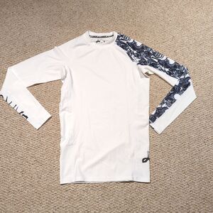 LAFROI Burst Maximum Performance Rash Guard Shirt Mens Small White Black Skulls